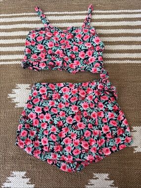 Old Navy Like New Pink Floral Two-Piece Skort and Crop Top
